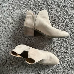 Adorable ankle boots